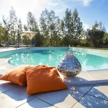 Annetta Con Piscina Per 10 Persone Con 4 Bagni E 4 Villa