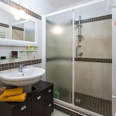 Villa Annetta Con Piscina Per 10 Persone Con 4 Bagni E 4