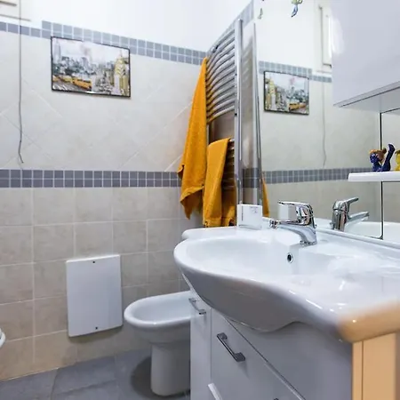 Annetta Con Piscina Per 10 Persone Con 4 Bagni E 4 Villa